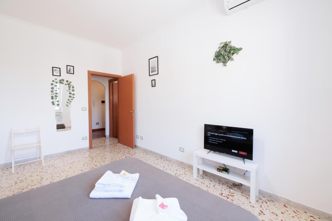 Apartment House *